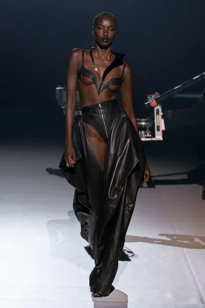 Look 1